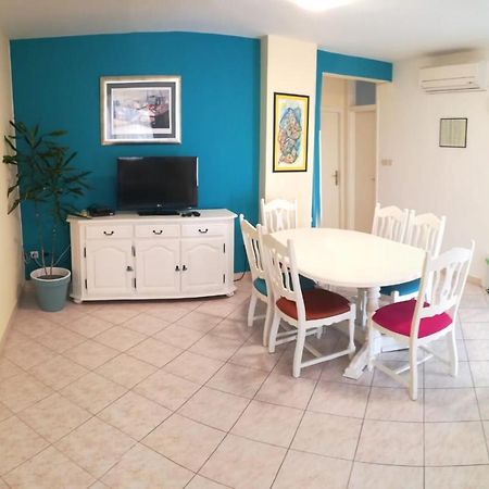 Apartmani Petricevic Supetar Buitenkant foto