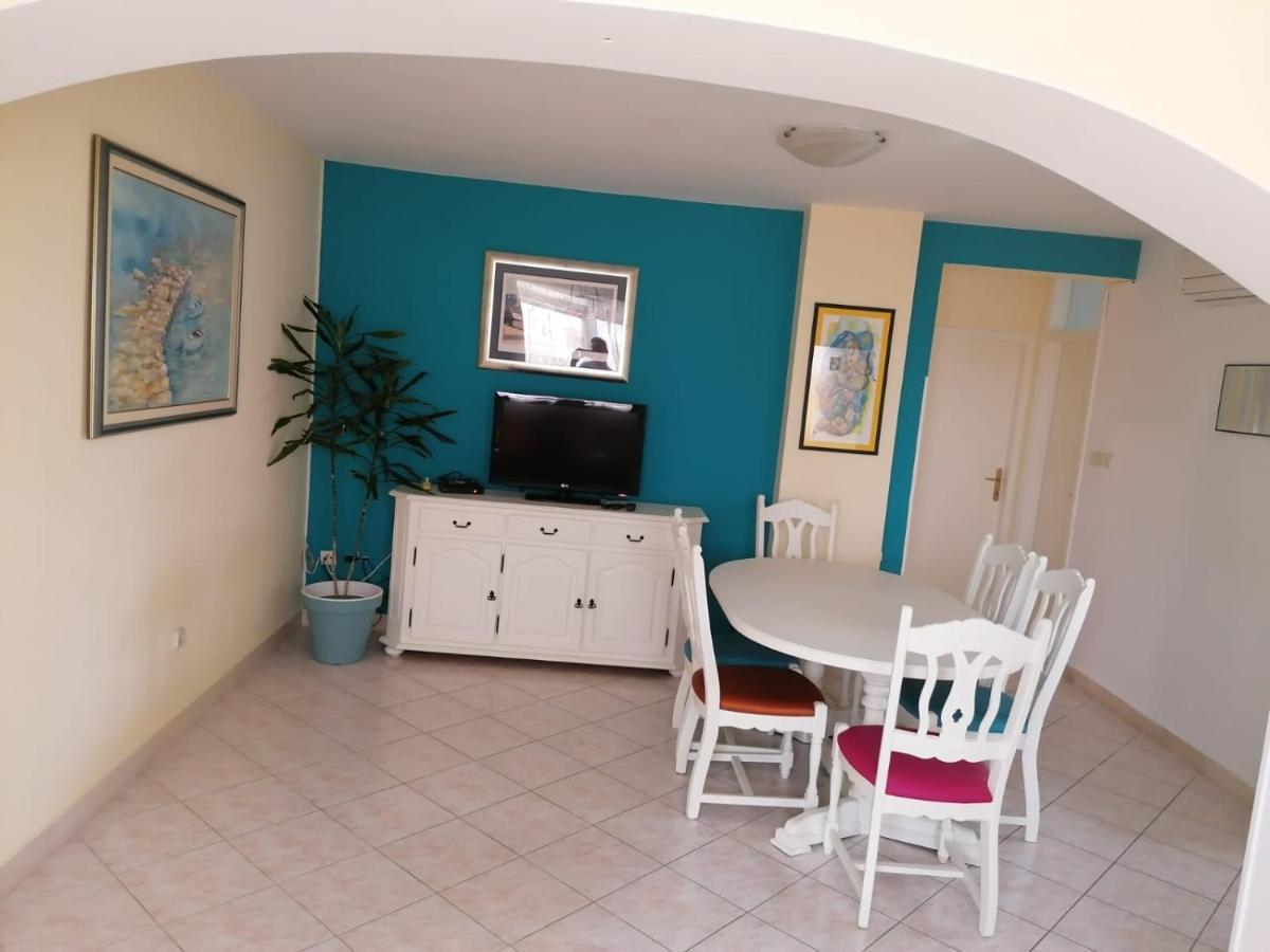 Apartmani Petricevic Supetar Buitenkant foto