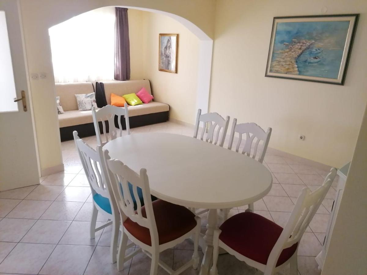 Apartmani Petricevic Supetar Buitenkant foto