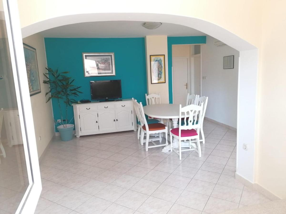 Apartmani Petricevic Supetar Buitenkant foto