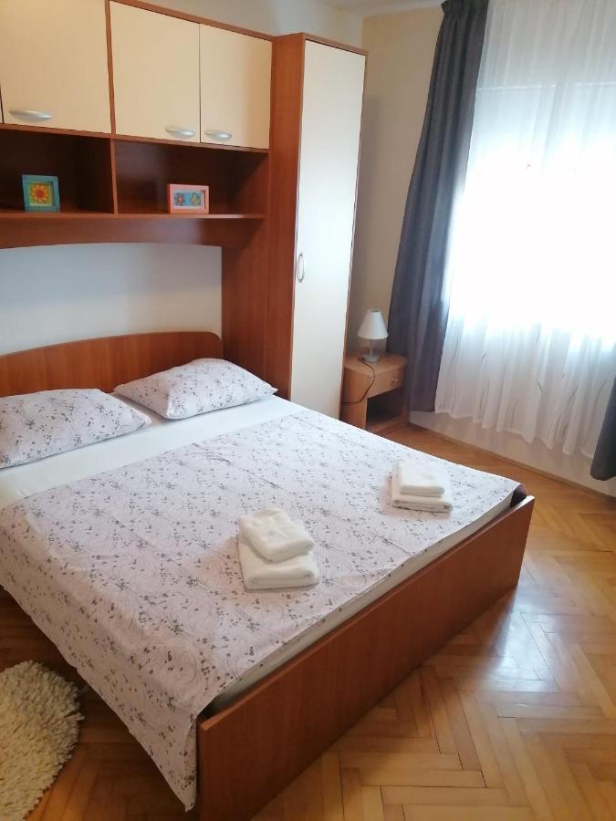 Apartmani Petricevic Supetar Buitenkant foto