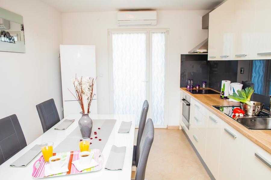 Apartmani Petricevic Supetar Buitenkant foto