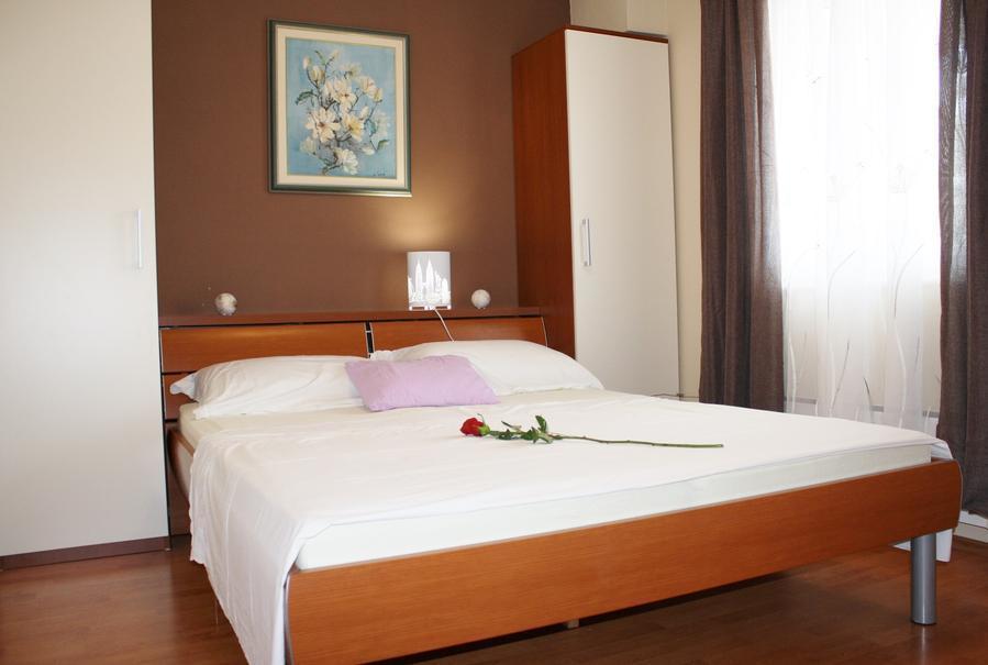 Apartmani Petricevic Supetar Buitenkant foto