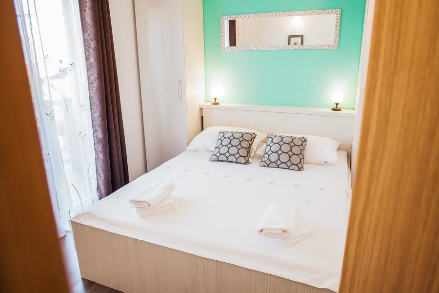 Apartmani Petricevic Supetar Buitenkant foto