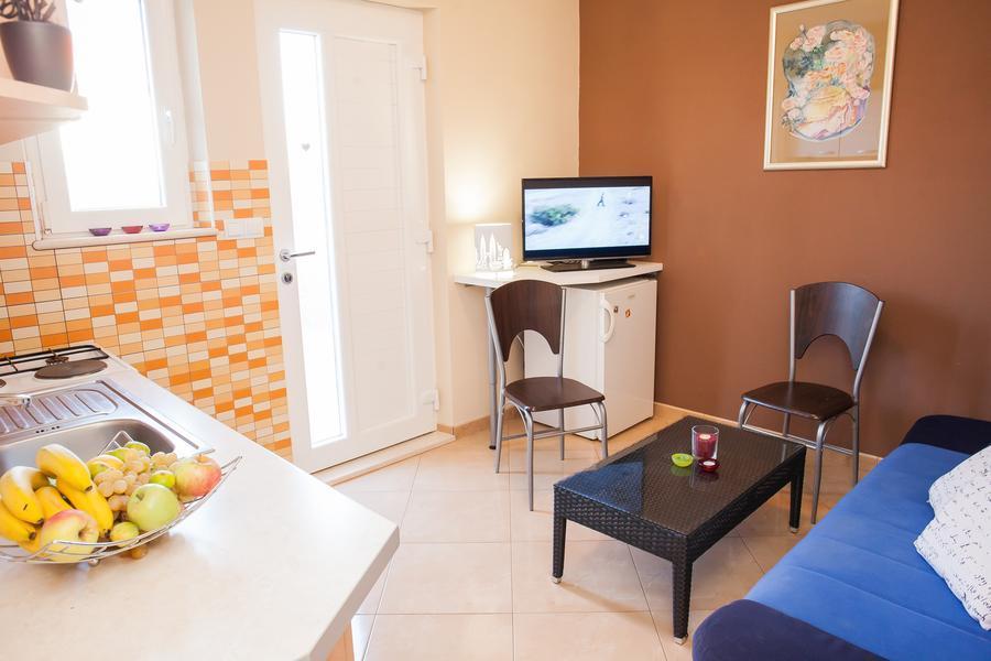 Apartmani Petricevic Supetar Buitenkant foto