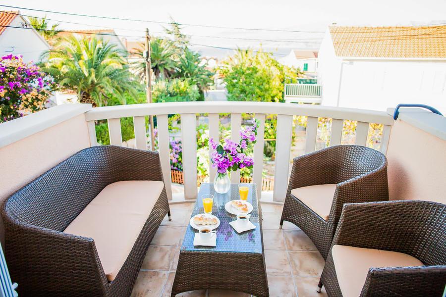 Apartmani Petricevic Supetar Buitenkant foto