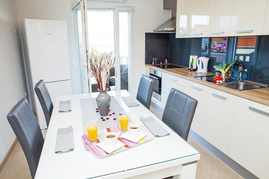 Apartmani Petricevic Supetar Buitenkant foto