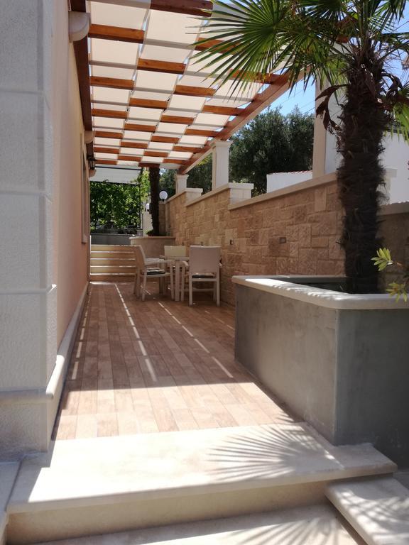 Apartmani Petricevic Supetar Buitenkant foto