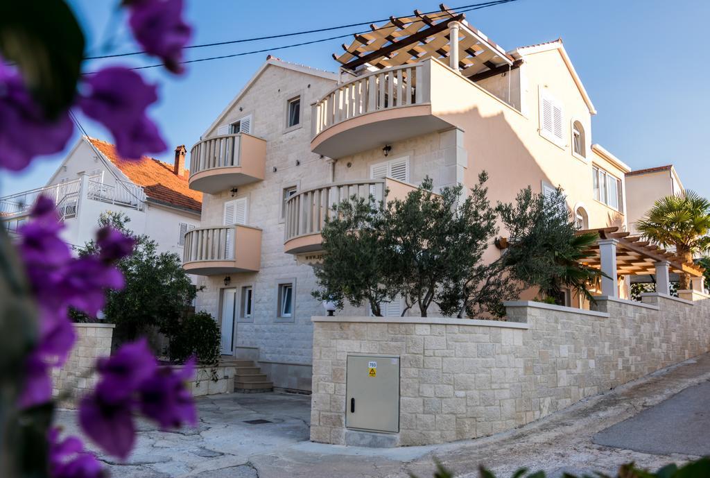 Apartmani Petricevic Supetar Buitenkant foto