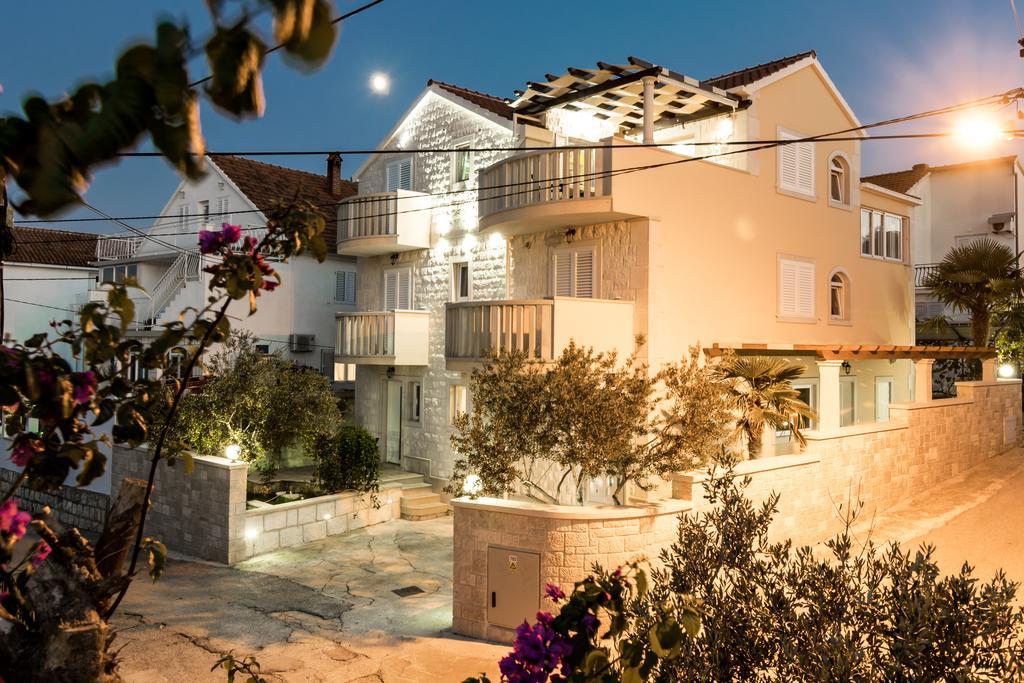 Apartmani Petricevic Supetar Buitenkant foto